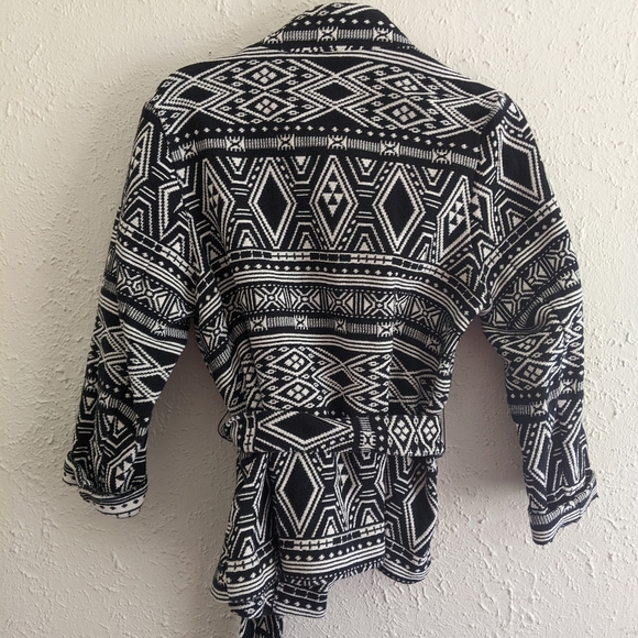 H&M Conscious Aztec Wrap Jacket - Picture 10 of 10